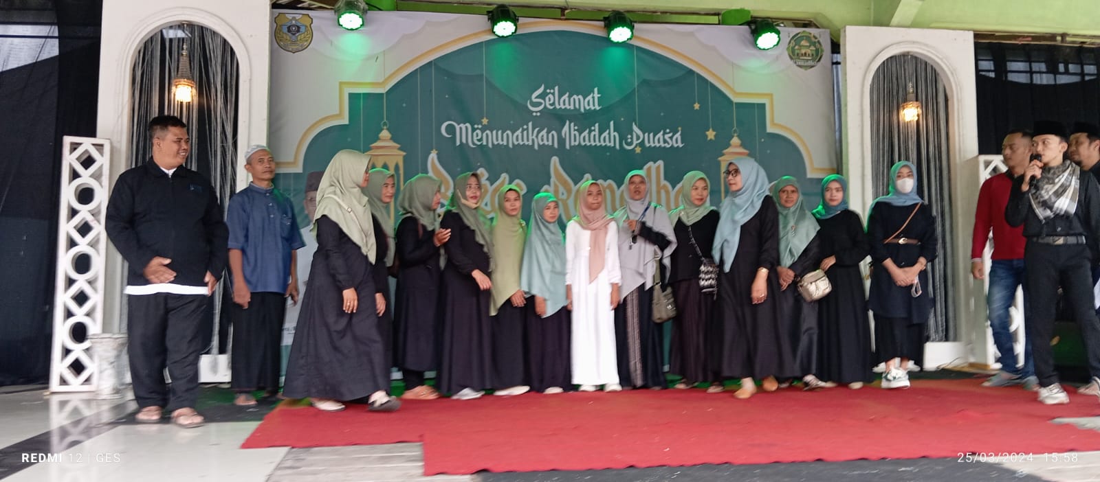 Siswa Siswi SMP Negeri 2 Bondowoso Tampil Hibur Masyarakat