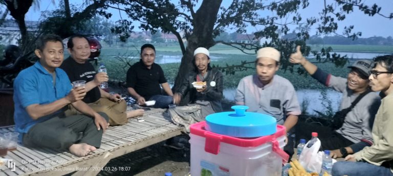 Perkuat Silaturahmi Alumni 98 SMK Taruna Karya 76 Karawang Gelar Buka Puasa Bersama