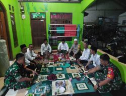 Buka Puasa Bersama di Cibarusah Jaya, Bhabinkamtibmas Polsek Cibarusah Berikan Arahan Kamtibmas