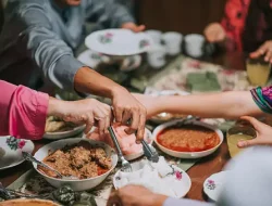 Perbaikan Kulkas Rusak untuk Menyimpan Makanan Bulan Puasa