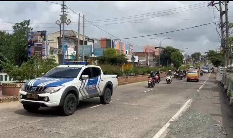 Polres Lampung Utara  Kawal Pemudik Motor Dari Kotabumi Sampai Berbatasan Lampung Tengah