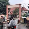 Koramil 09 Cibarusah dan Persit, Bagikan Takjil Buka Puasa Untuk Pengguna Jalan