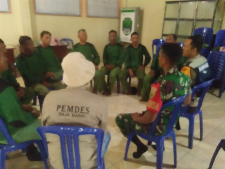 Polsek Tanah Abang kembali menggelar Program Jumat Curhat dengan tema Kamtibmas di Desa Raja Barat