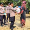 Jelang Lebaran, Kapolsek Banda Alam Datangi Rumah Warga Kurang Mampu Dan Serahkan Bantuan