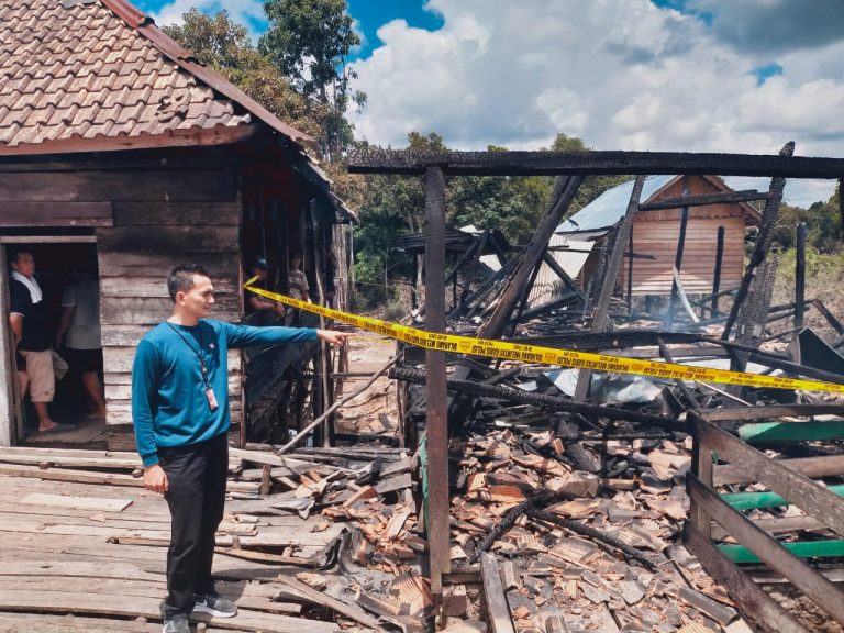 Si Jago Merah Mengamuk, Satu Unit Rumah  Terbakar