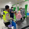 Anggota kepolisian Resort PALI Dengan Sigap Membantu Mengantarkan Anak kecil ke Rumah Sakit Umum Daerah Yang Butu Perawatan