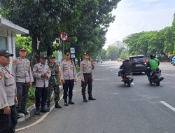 Polsek Pancoran Lakukan Pengamanan dan Monitoring Kegiatan Ziarah Kubur di TMPN Kalibata
