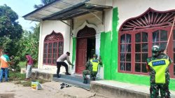 TNI-Polri Di Pantee Bidari, Aceh Timur Kompak Gotong Royong Di Balai Pengajian