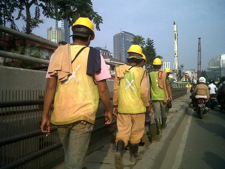 Delapan Cara Agar Pintu Rezeki Penuh Berkah