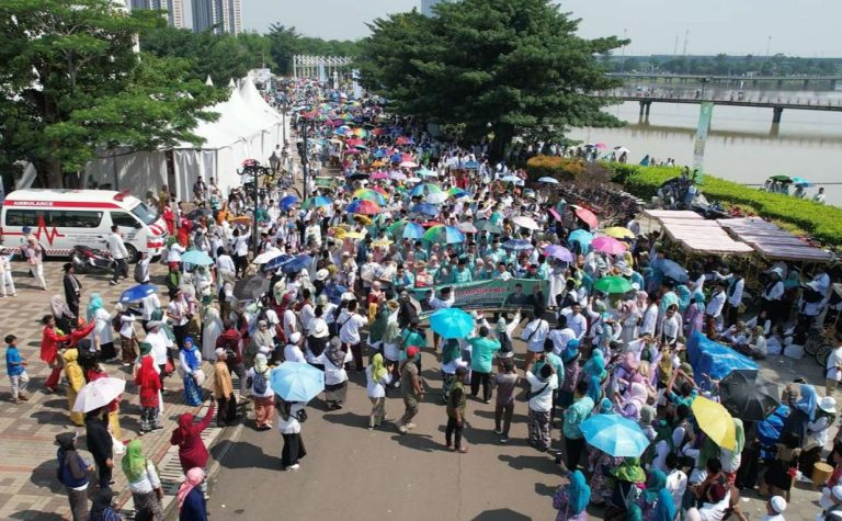 Pawai Ta'aruf MTQ ke-38 Jawa Barat, Ribuan Masyarakat Padati Central Park Meikarta