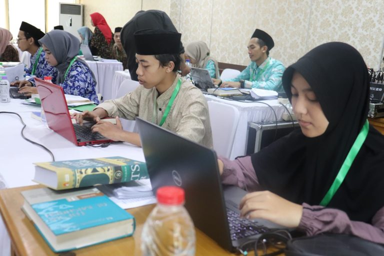 Ikuti Lomba KTIQ, 44 Peserta Bersaing Ciptakan Karya Tulis Ilmiah Terbaik di Babak Penyisihan Ikuti Lomba KTIQ, 44 Peserta Bersaing Ciptakan Karya Tulis Ilmiah Terbaik di Babak Penyisihan