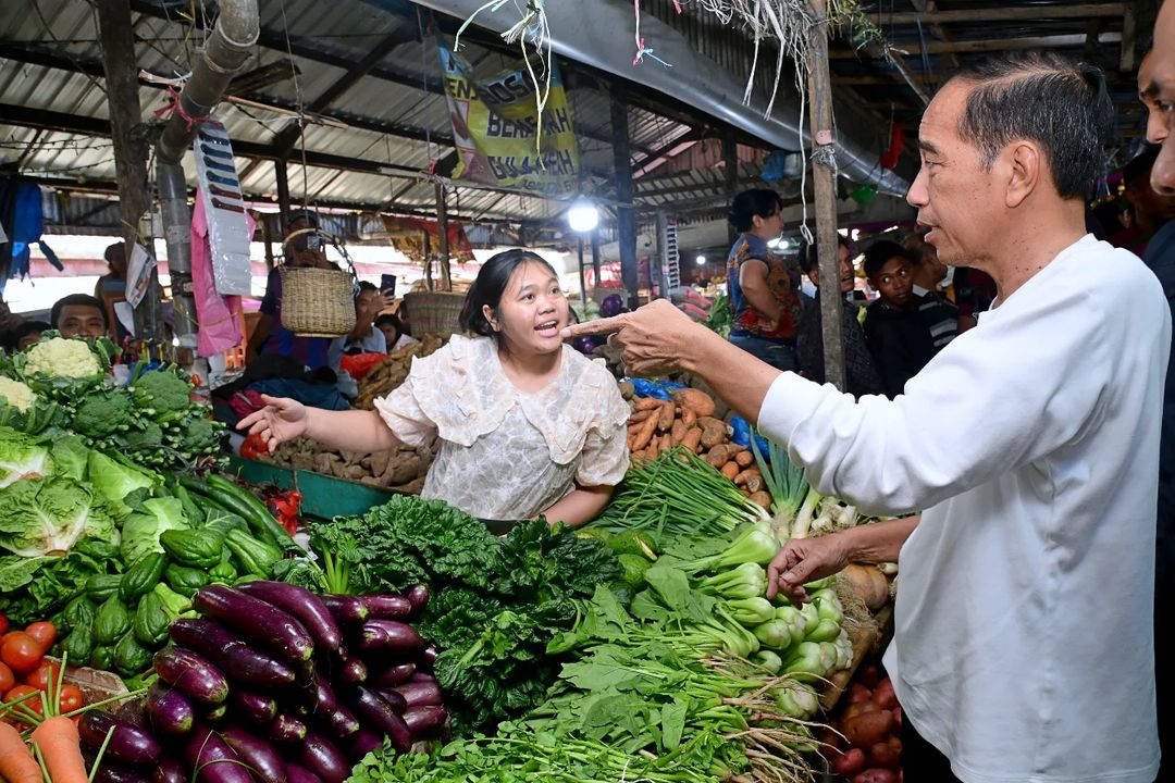 Presiden Jokowi kunjungan mendadak Belanja Buah dan Sayur di Pasar Buah Berastagi