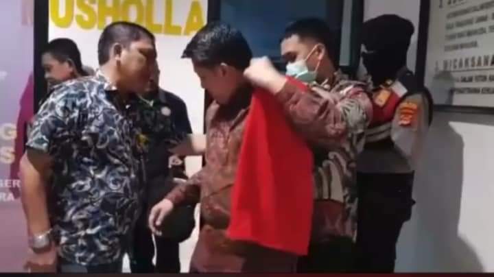 Akhirnya! Kepala Inspektorat Lampung Utara, Ditangkap,Atas Dugaan Korupsi