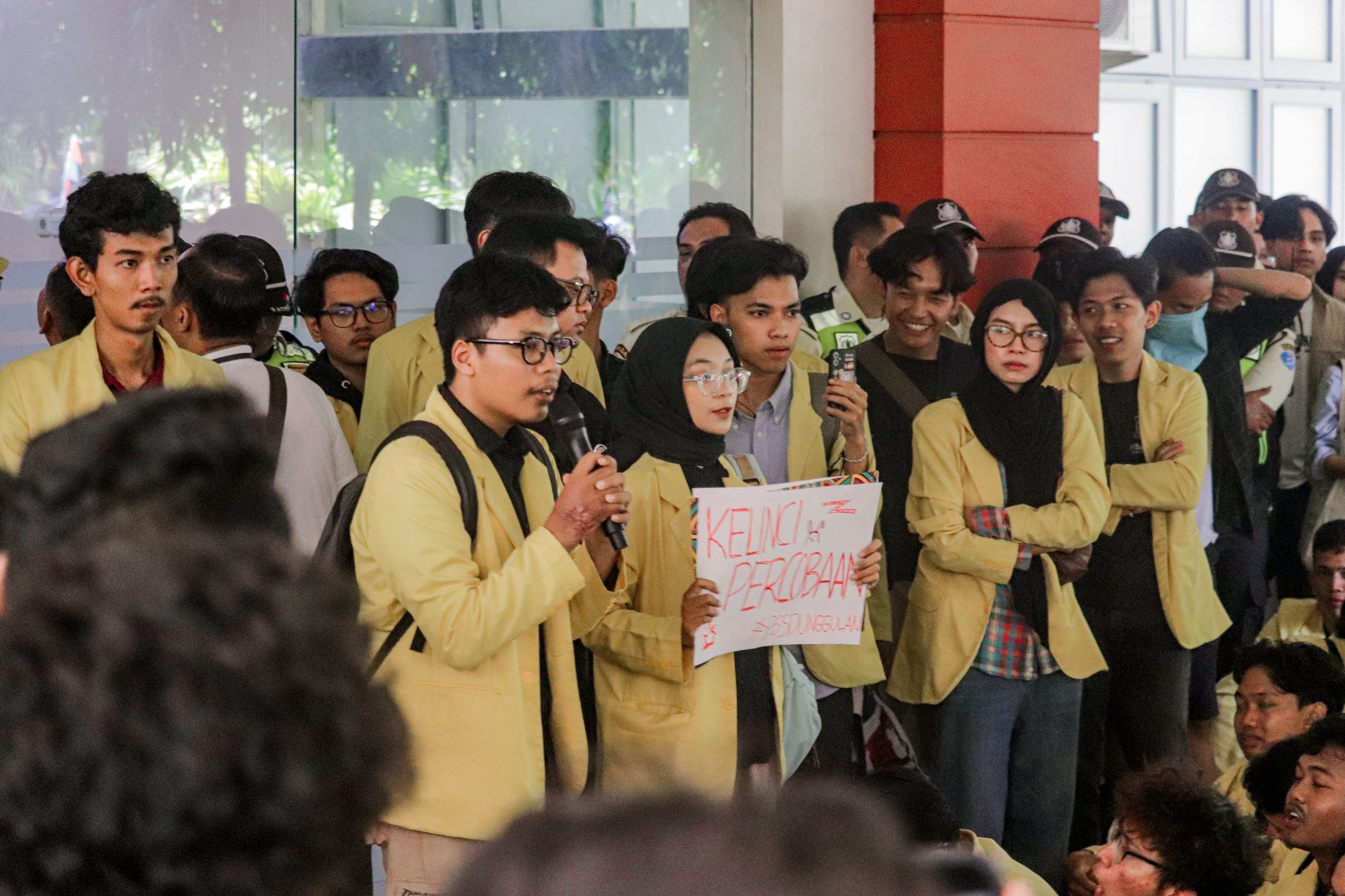 Ratusan Mahasiswa UNNES Gelar Aksi Demonstrasi Tolak Kenaikan IPI