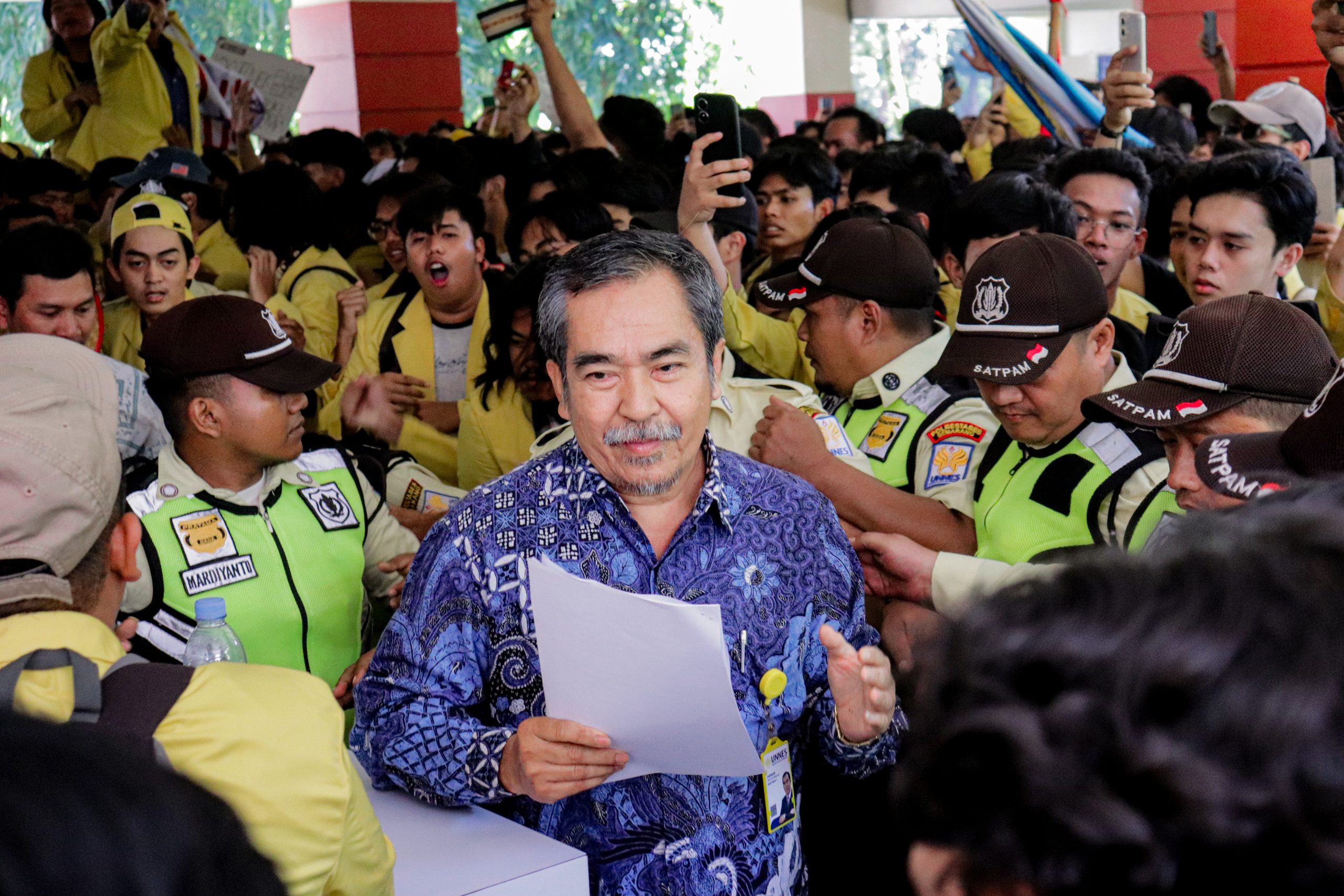 Ratusan Mahasiswa UNNES Gelar Aksi Demonstrasi Tolak Kenaikan IPI