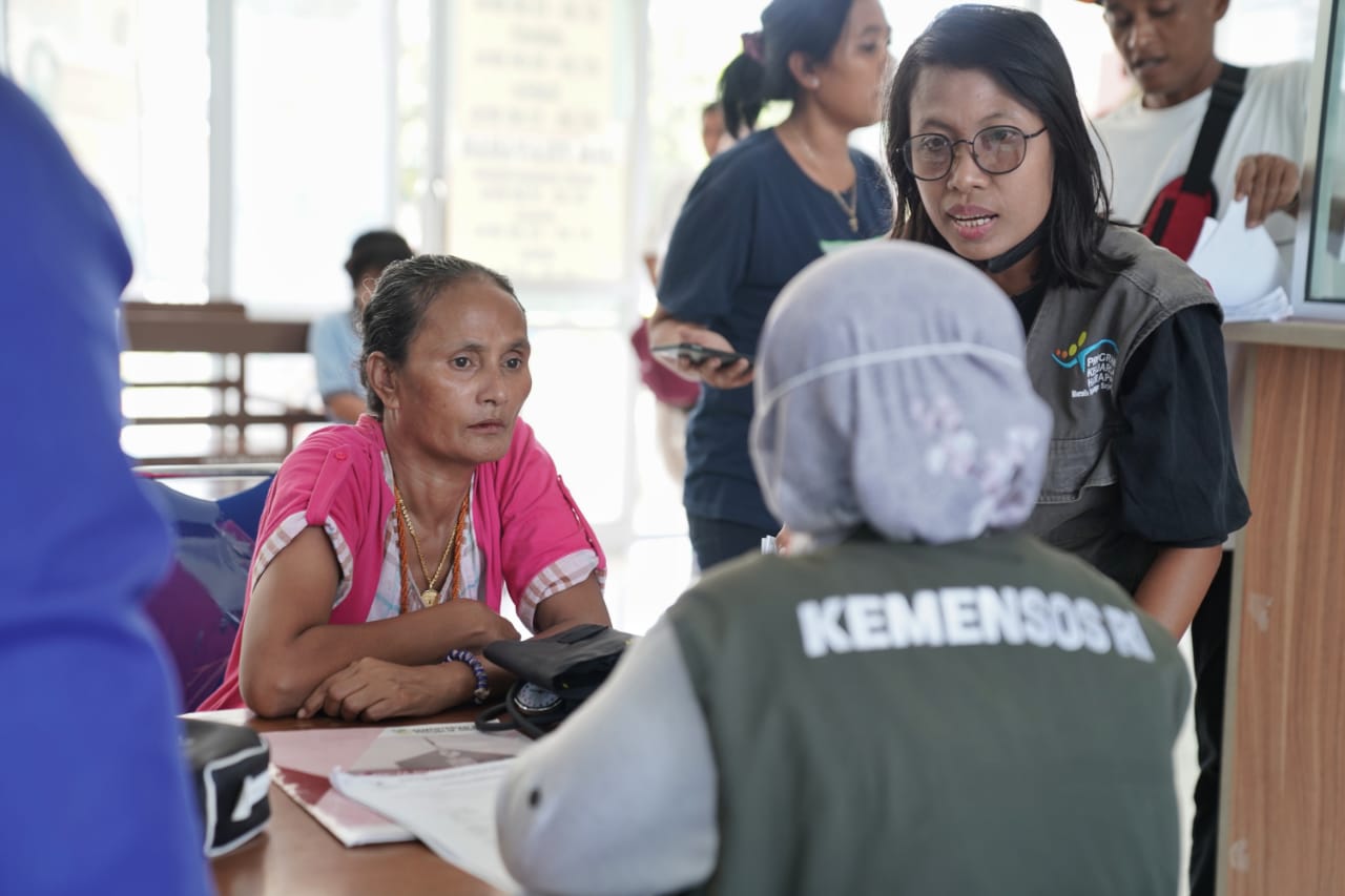 Hadir Ditengah Masyarakat, Kemensos Berikan Layanan Bagi 28 ODGJ di Kecamatan Umalulu