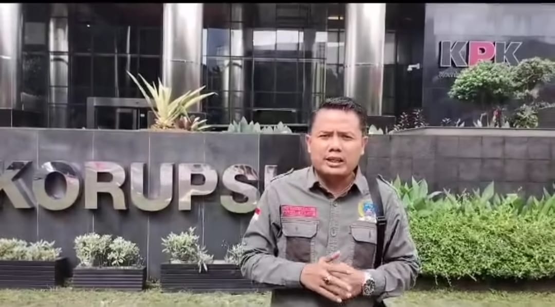 Bupati Sidoarjo Ditahan KPK, Ketum AMI Sujud Syukur 