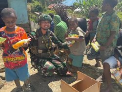 Serbuan Langsung Satgas Yonif 509 Berikan Bantuan Untuk Masyarakat Honai