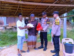 Melalui Program Jum’at Berkah, Polsek Banda Alam Bantu Warga Kurang Mampu