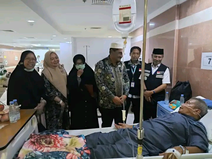 Rodi Aswarodl Pj, Bupati Lampung Utara Sambut rombongan Jamaah Calon Haji di Mekkah dan Menjenguh Jamaah di Rumah SakitHaji