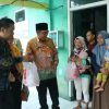 Sekdakab (LU) Drs . H . Lekok , M.M. Selaku PLh . Pj .Bupati Lampung Utara, Melakukan Pemantauan Posyandu Sekalian Memberikan Bantuan di Kecamatan Abung Surakarta.