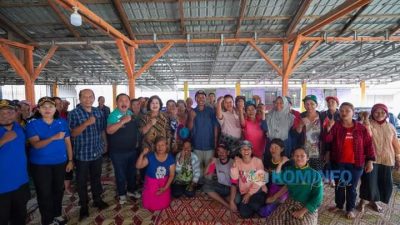 Bupati Karo dan Sekda Kabupaten Karo Ikut Gotong Royong Bersama Masyarakat Di Kecamatan Merdeka