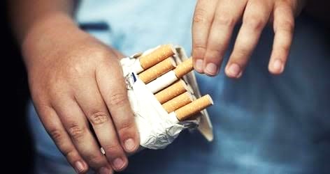 Perokok Anak dan Remaja Meningkat, Pemerintah Usulkan Aturan Perokok dengan KTP