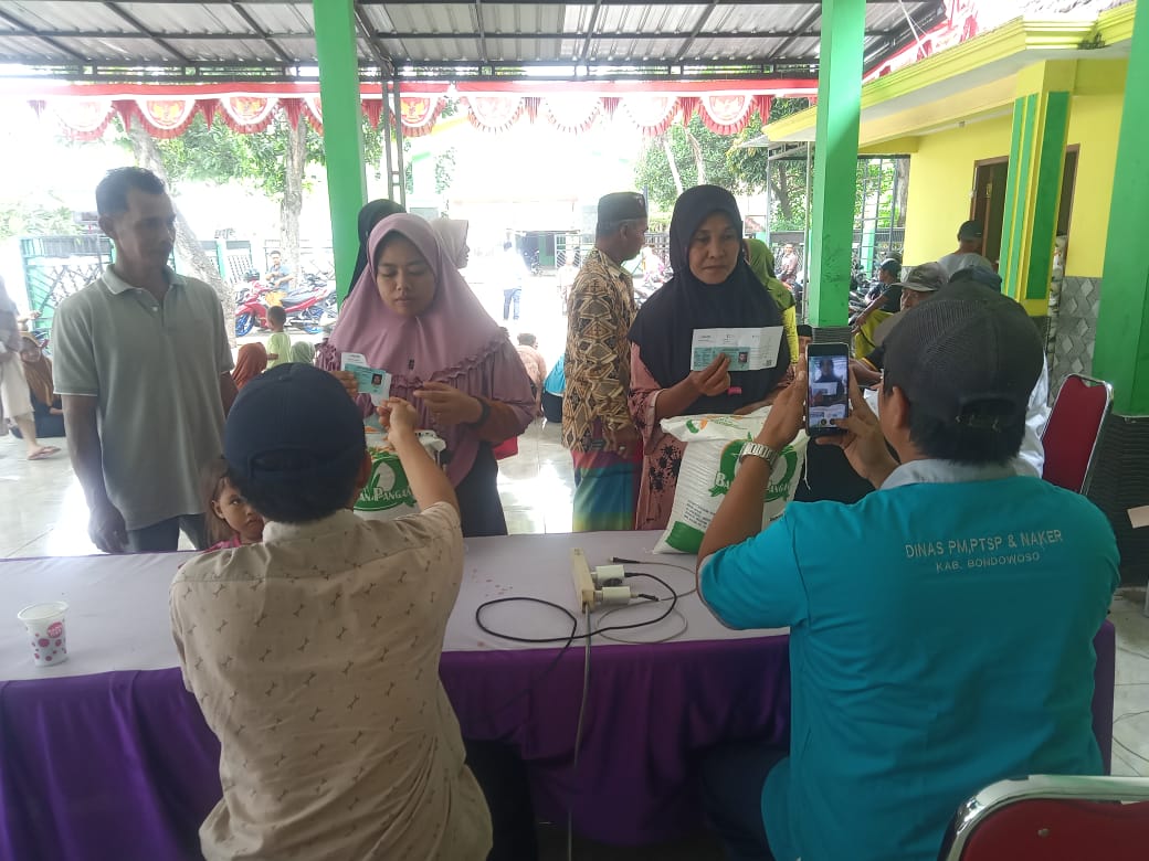 Pelaksanaan Pembagian Bantuan Pangan (Bapang) di desa Bercak Asri Kecamatan Cerme Bondowoso