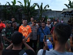 Dalam Rangka Sambut Hari Bhayangkara ke-78, Polres Aceh Timur Dan Wartawan Main Bola Bareng