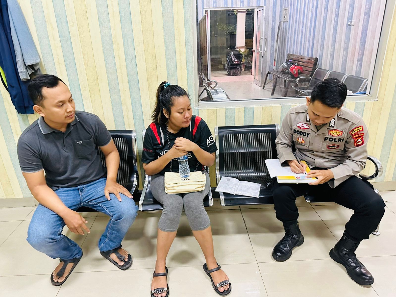 Polisi Palembang Selamatkan Nyawa IRT Yang Hendak Akhiri Hidup di Jembatan Musi VI Palembang