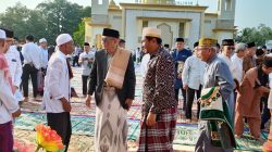 Bupati PALI Heri Amalindo Tunaikan Ibadah Sholat Idul Adha di Masjid Al-Mukhlisin Komplek Pertamina Pendopo