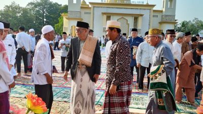 Bupati PALI Heri Amalindo Tunaikan Ibadah Sholat Idul Adha di Masjid Al-Mukhlisin Komplek Pertamina Pendopo