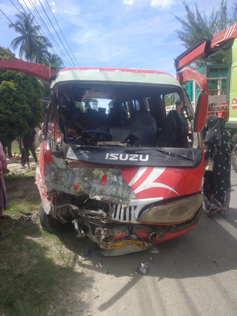 Kasat Lantas Polres Aceh Timur Antar Jenazah Korban Kecelakaan Di Peudawa Ke Rumah Duka