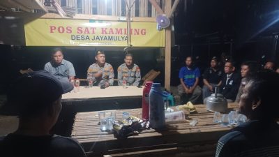 Kasat Narkoba Polres Metro Bekasi Sambangi Satkamling Desa Jayamulya