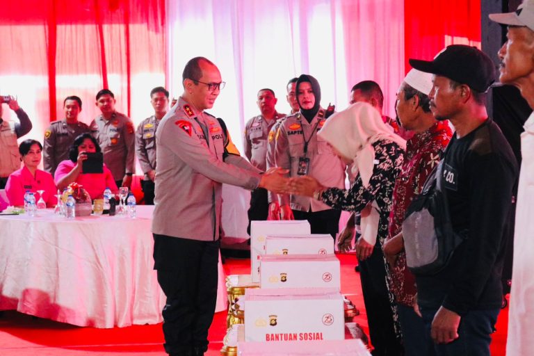 Baksos dan Bansos Serentak, Polda Sumsel Serahkan Bantuan Bedah Rumah, Berikan Layanan Kesehatan Masyarakat Hingga Bhakti Lingkungan