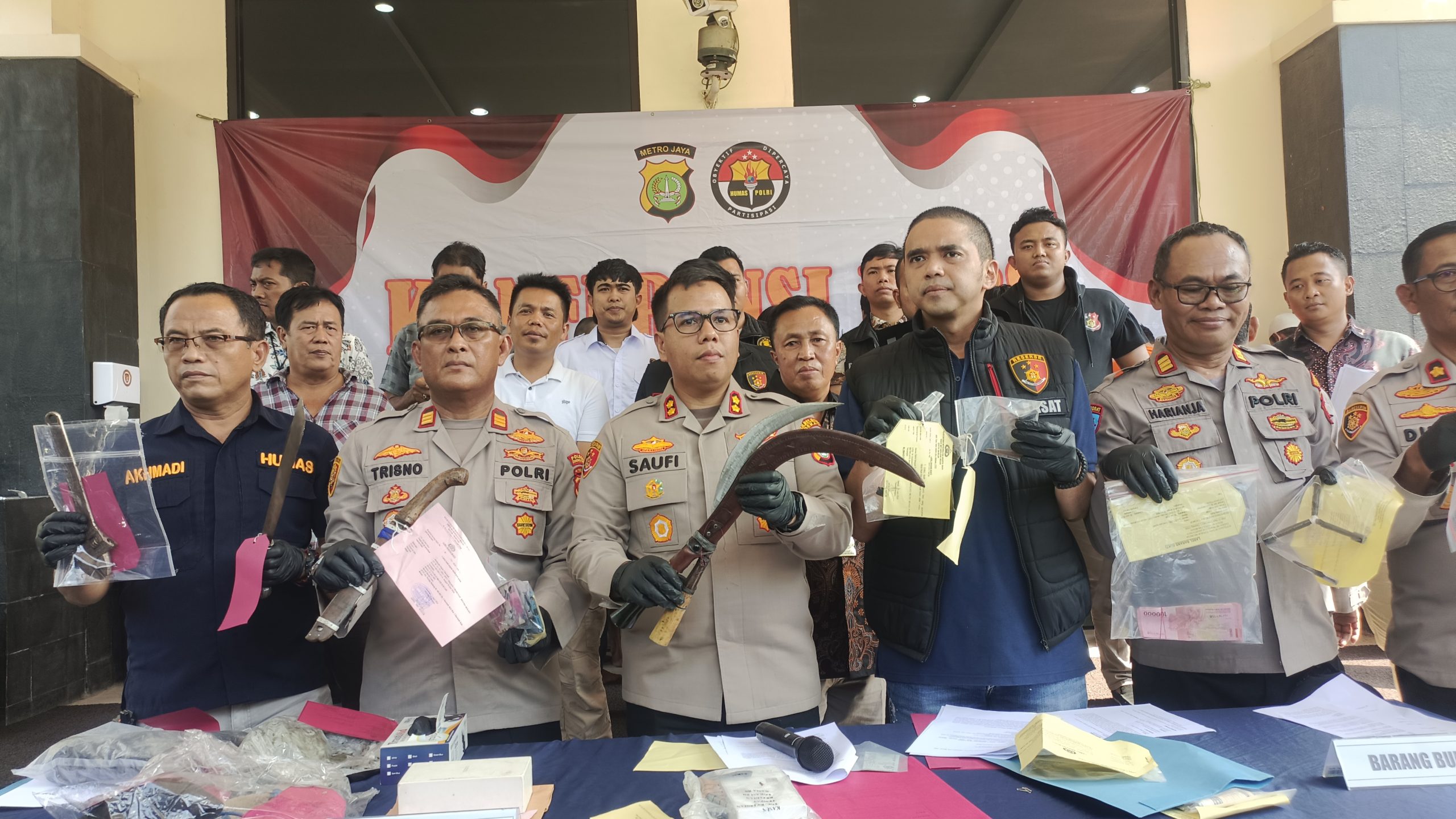 Konferensi Pers Pengungkapan Kasus Menonjol di Wilayah Hukum Polres Metro Bekasi
