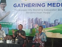 Diskusi Santai Pj Bupati Bekasi dengan Insan Pers di Media Gathering Diskominfosantik