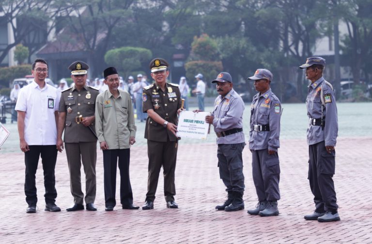 Rayakan HUT Satpol PP dan Satlinmas, Dani Ramdan Berikan Apresiasi Kinerja 