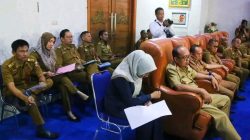 Audensi Perwakilan BPKP Propinsi Lampung Nani Ulina Kartika Nasution dengan Pj . Bupati Lampung Utara Drs. Hi . Aswarodi., M. Si .