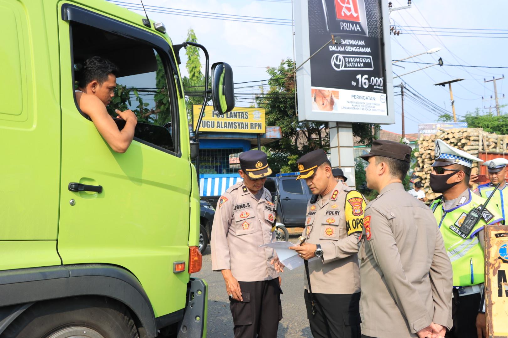 Melintas di Jalinsum Puluhan Truk Odol di Tilang Polres Lampung Utara