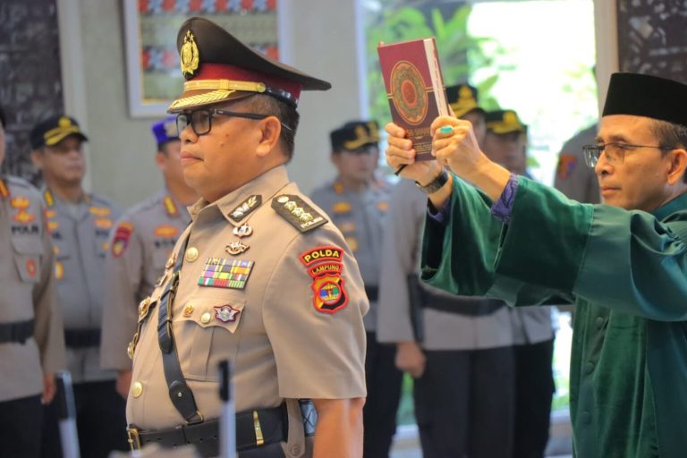 Kapolda Pimpin  Sertijab Karorena Polda Lampung Yang  Baru