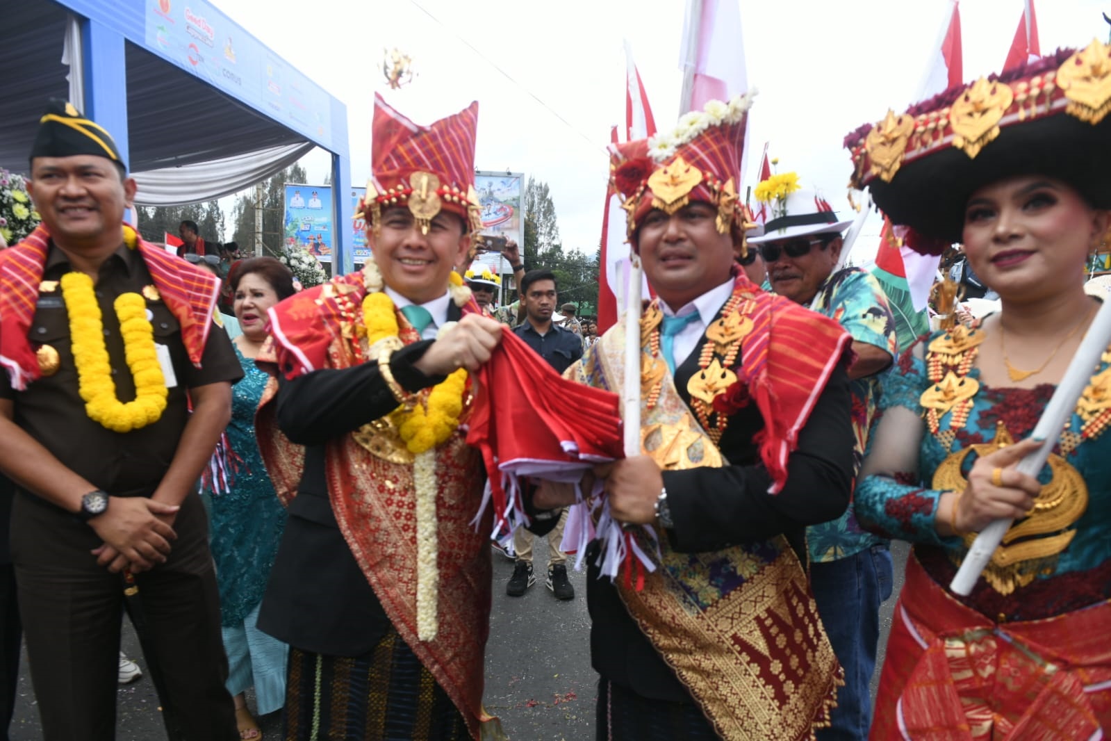 Buka Festival Bunga dan Buah 2024, Pj Gubernur Sumut Agus Fatoni Kagum Melihat Kreativitas Masyarakat Karo