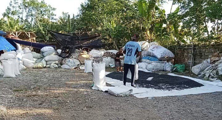 Penggilingan Limbah Plastik Bekas Yang Diduga Tak Ber-Legalitas, Jadi Buah Bibir