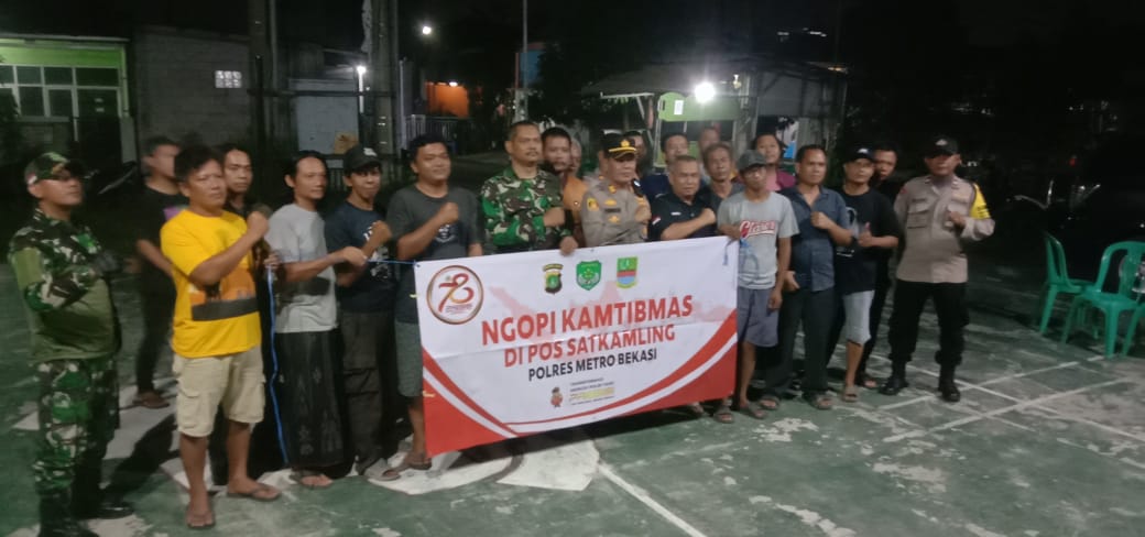 Jalin Kemitraan dengan Masyarakat, Kapolsek Cibarusah Ngopi Kamtibmas bareng Warga