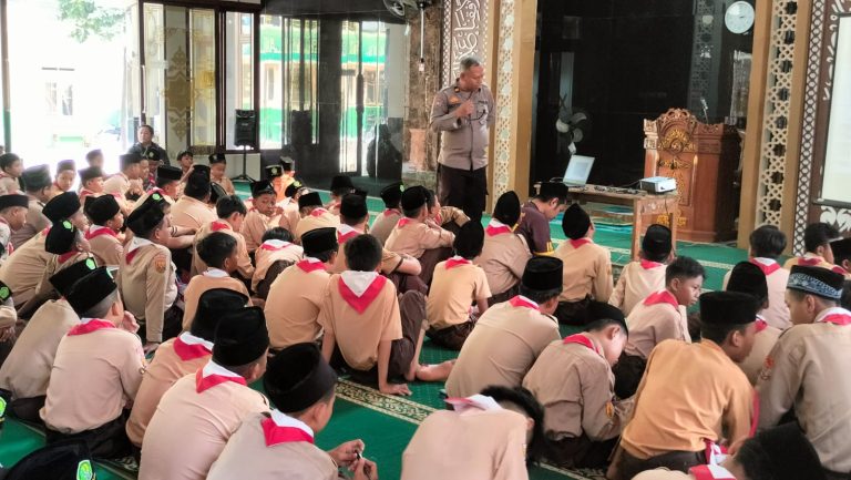 Police Go To School Polsek Serang Baru, Ingatkan Pelajar Akan Bahaya Narkoba