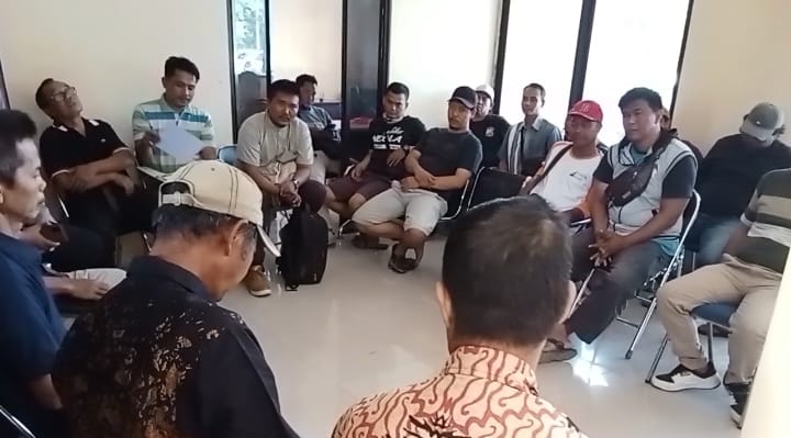 Pemdes Sirnajaya Serang Baru Fasilitasi Mediasi Konflik Warga dengan Pemborong Proyek