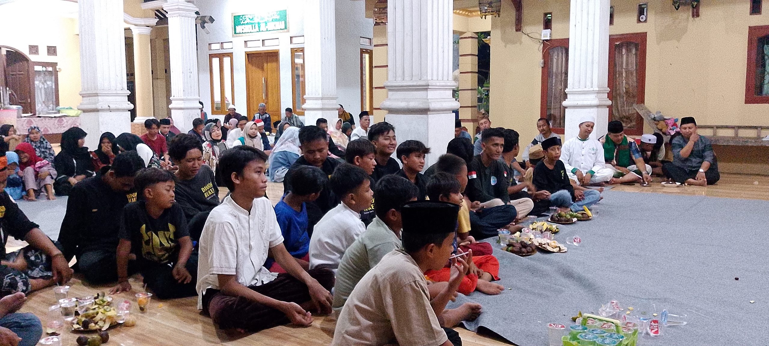 Peringatan 10 Muharram 1446 H, YP Al-Hikmah Cabang Karangbahagia Bahagiakan Anak Yatim