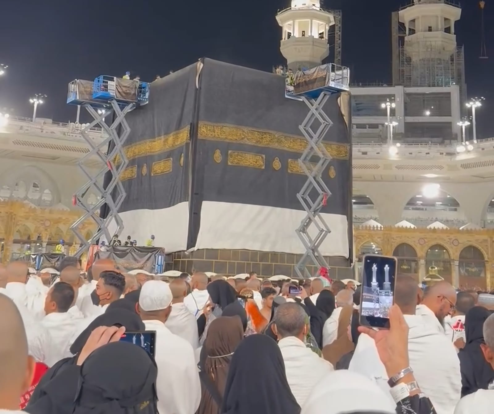 Detik-detik Penggantian Kiswah Ka'bah pada 1 Muharram 1446 H