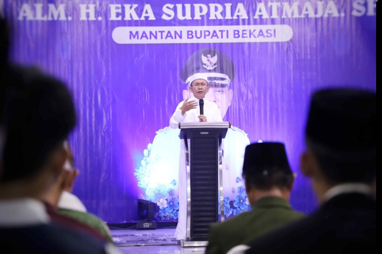 Pj Bupati Dani Ramdan Hadiri Haul ke-3 Mantan Bupati Bekasi H. Eka Supria Atmaja