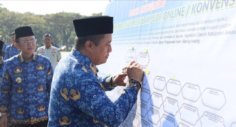 Pemkab Bekasi Tandatangani Pakta Integritas Tolak Judi Online